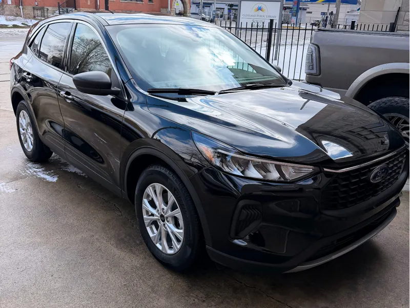 Mobile car detailing Ford exterior - professional mobile car detailing service Westlake